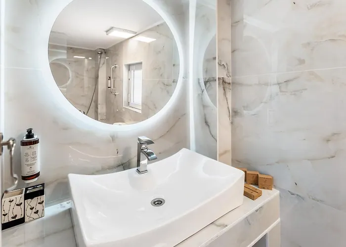 Doliva John Private Jacuzzi شقة *