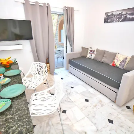 Doliva John Private Jacuzzi Apartamento *
