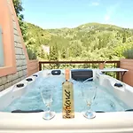 Doliva John Private Jacuzzi *